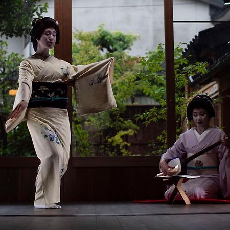 하얏트 센트릭 가나자와 호텔 외부 사진 A scene from a traditional Japanese dance