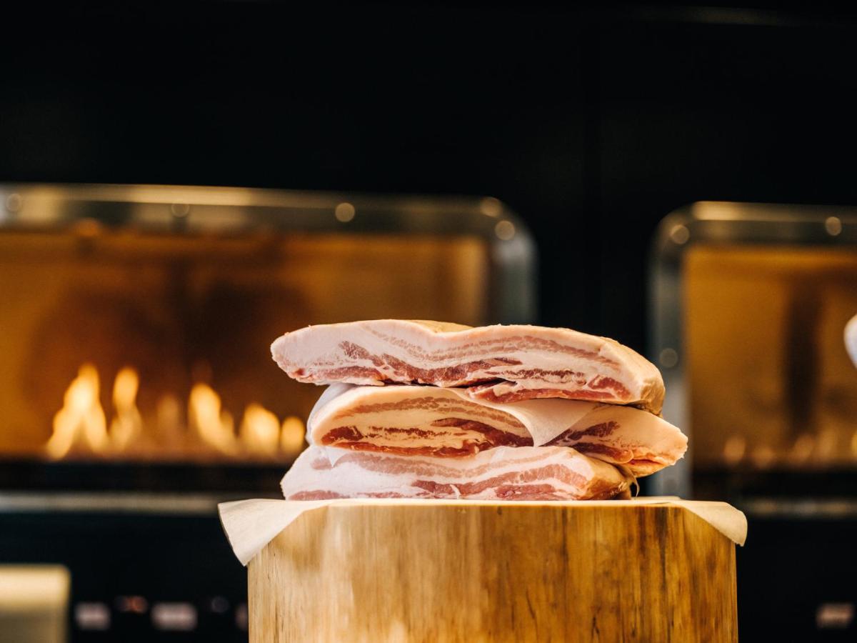 하얏트 센트릭 가나자와 호텔 외부 사진 Pork prepared for roasting