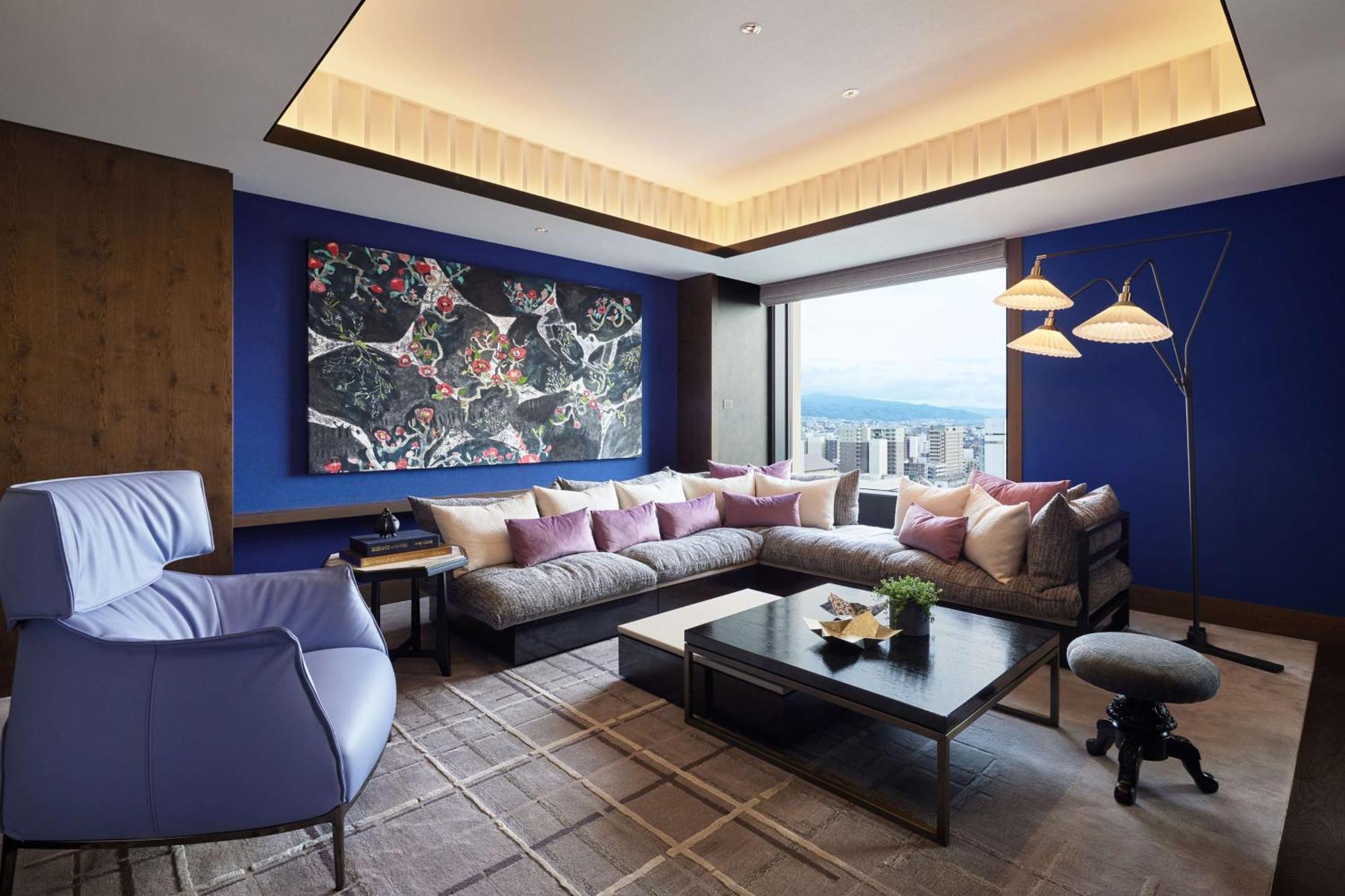 하얏트 센트릭 가나자와 호텔 외부 사진 A living room at the Ritz-Carlton, Osaka