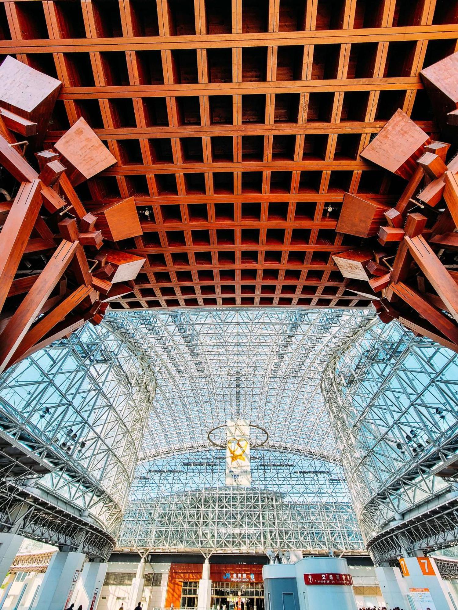 하얏트 센트릭 가나자와 호텔 외부 사진 The ceiling of the main atrium